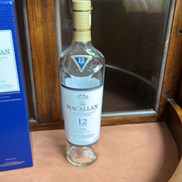 The MacAllan 12 year double cask BOTTLE and BOX only. - Picture 2 of 3